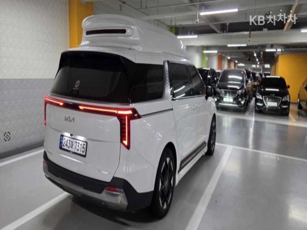 Kia Carnival — miniaturë 4