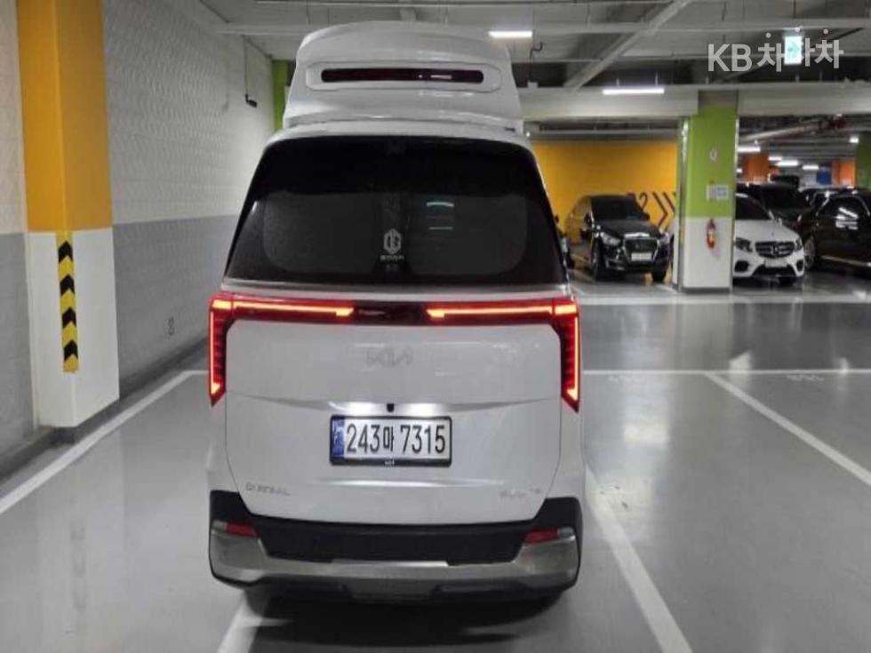 Kia Carnival — miniaturë 5