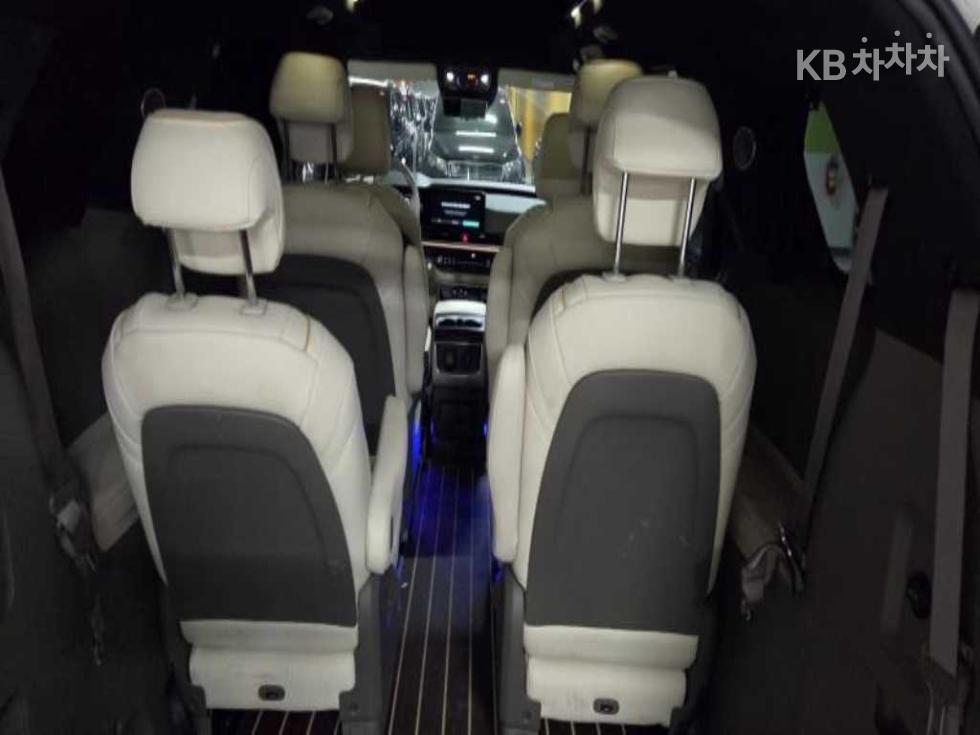 Kia Carnival — miniaturë 7