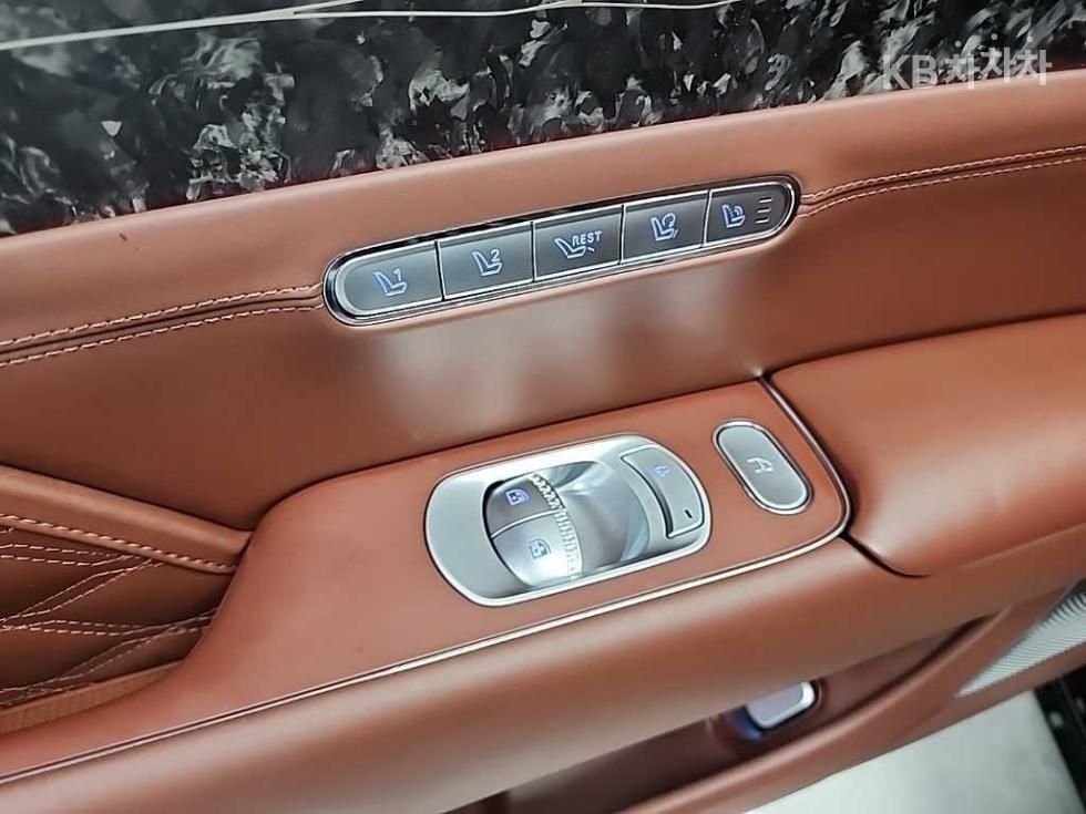 Genesis G90 — miniaturë 15