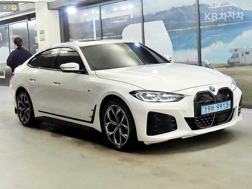 BMW i4 2023년식 BMW i4 eDrive40 M Sport Pro