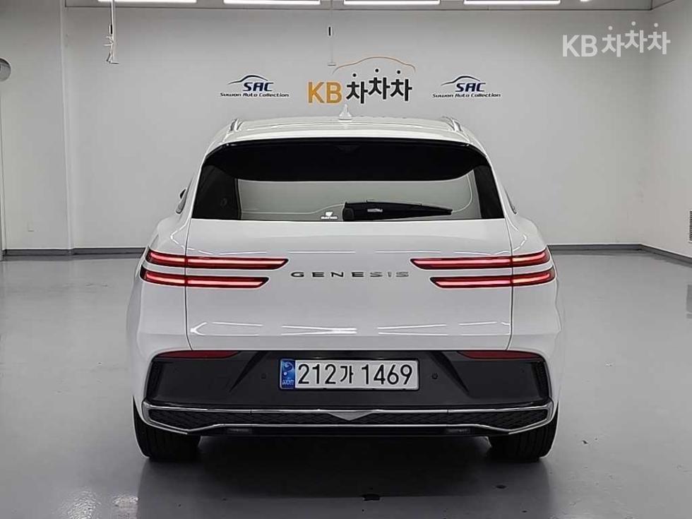 2025 Genesis GV70 photo
