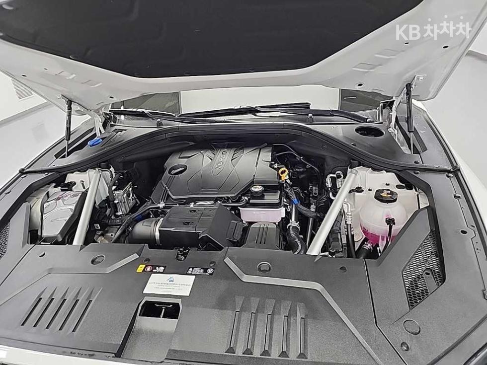 2025 Genesis GV70 photo