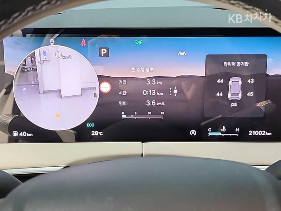 2025 Genesis GV70 photo