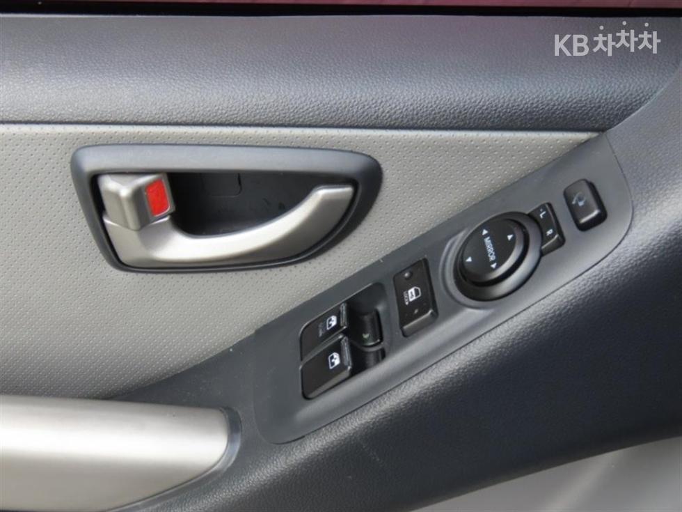 Hyundai Starex — miniaturë 12