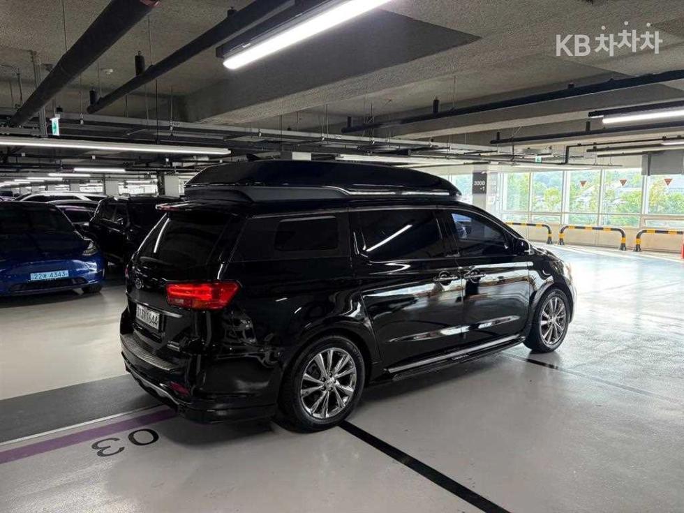 Kia Carnival — miniaturë 3