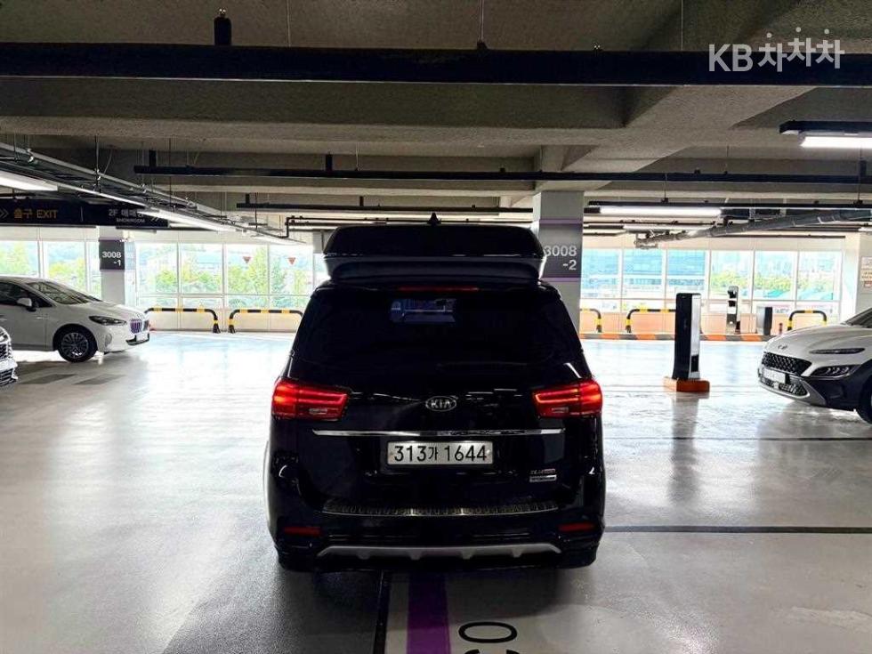 Kia Carnival — miniaturë 4