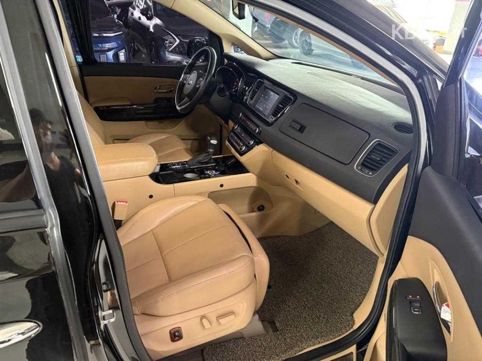 Kia Carnival — miniaturë 13
