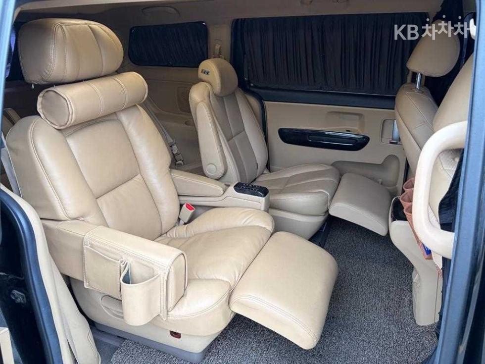 Kia Carnival — miniaturë 15