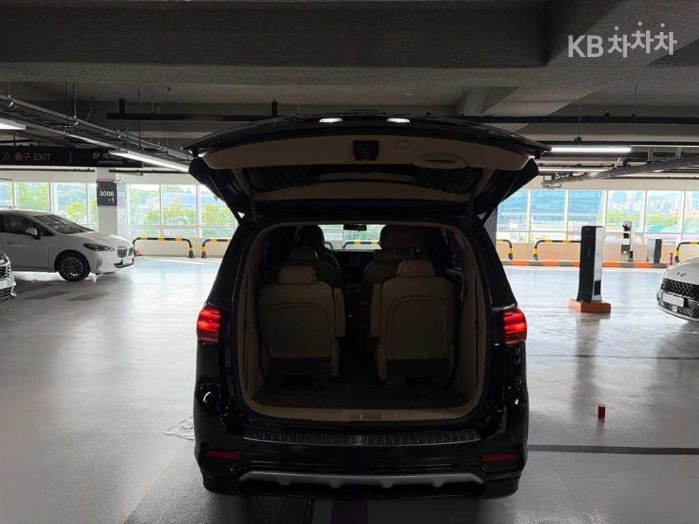 Kia Carnival — miniaturë 18