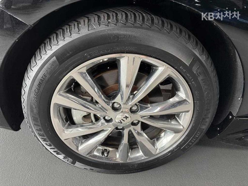 Kia Carnival — miniaturë 19