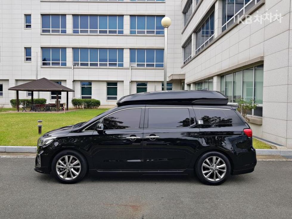 Kia Carnival — miniaturë 3