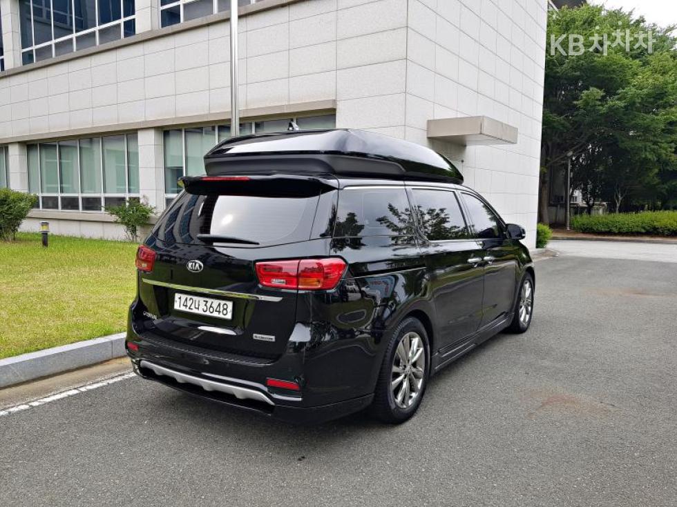Kia Carnival — miniaturë 6