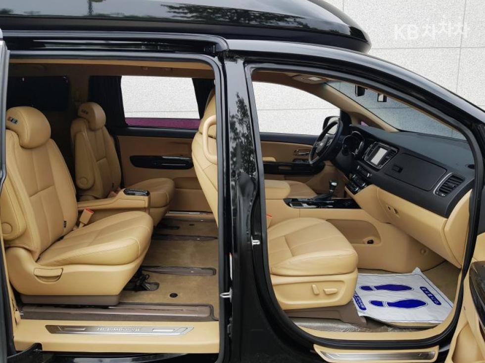 Kia Carnival — miniaturë 12