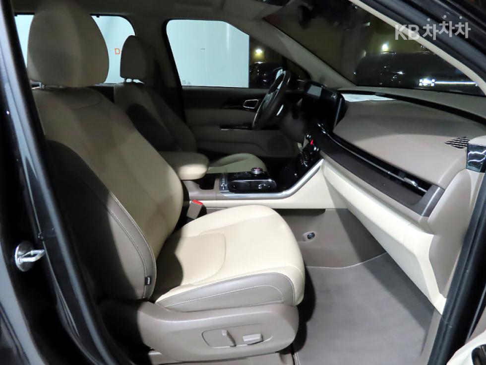 Kia Carnival — miniaturë 7