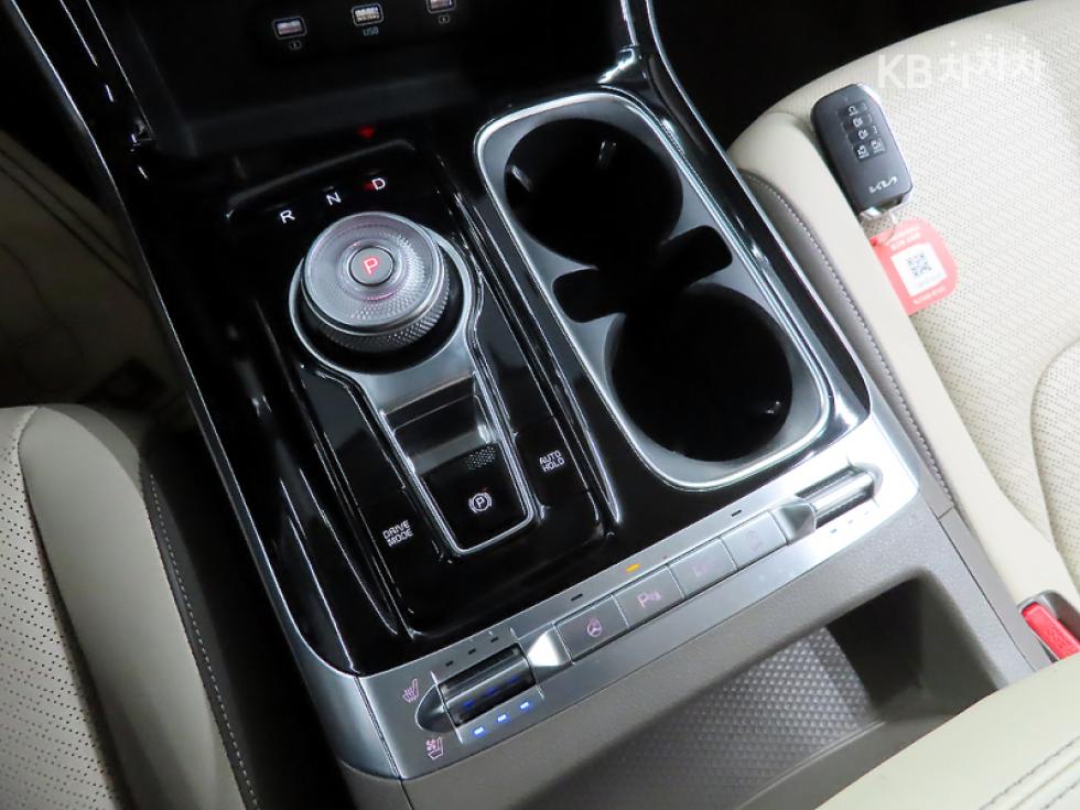Kia Carnival — miniaturë 12