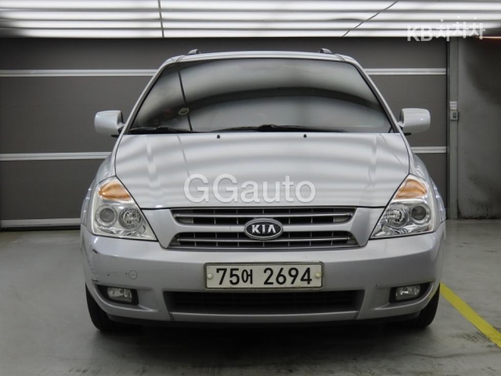 Kia Carnival — miniaturë 2
