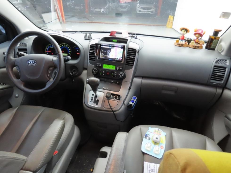 Kia Carnival — miniaturë 5
