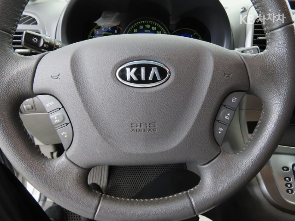 Kia Carnival — miniaturë 16