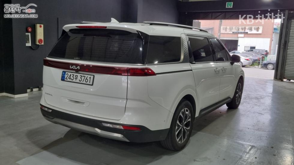 Kia Carnival — miniaturë 2