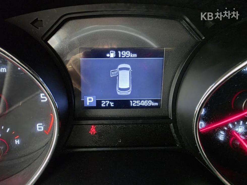 Kia Carnival — miniaturë 5