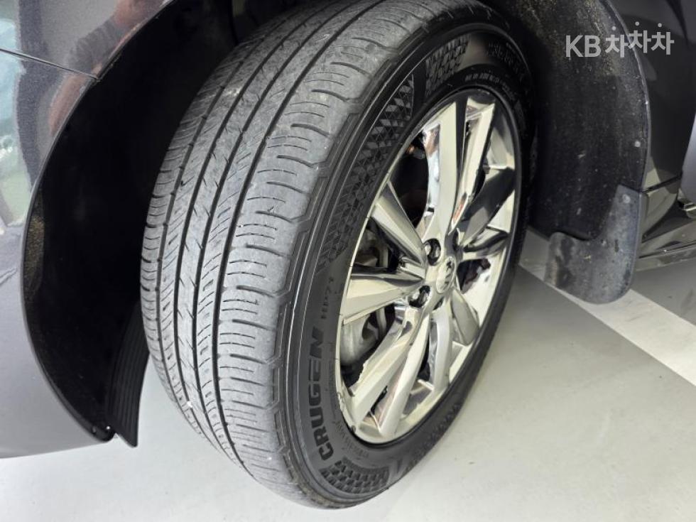 Kia Carnival — miniaturë 9