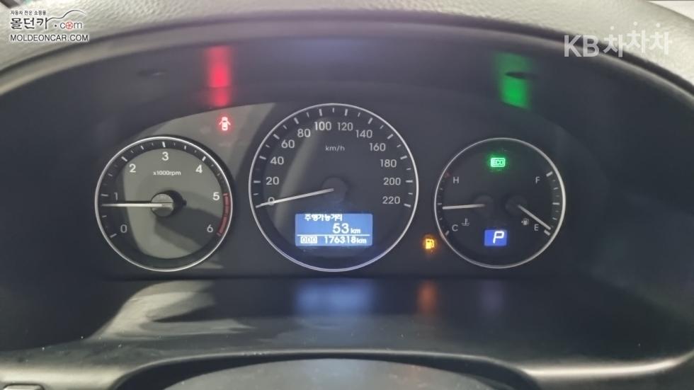 Hyundai Starex — miniaturë 5