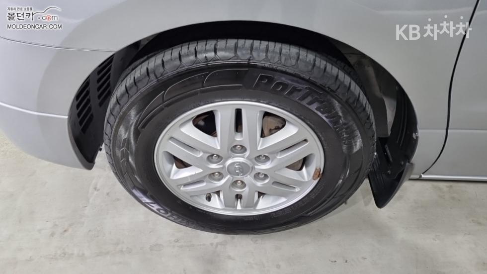 Hyundai Starex — miniaturë 6