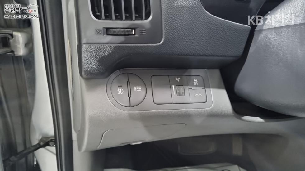 Hyundai Starex — miniaturë 16
