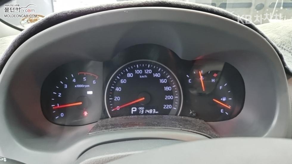Kia Carnival — miniaturë 5