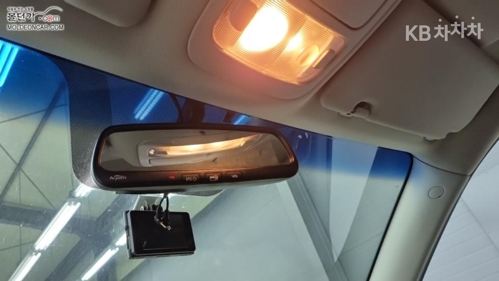 Kia Carnival — miniaturë 15