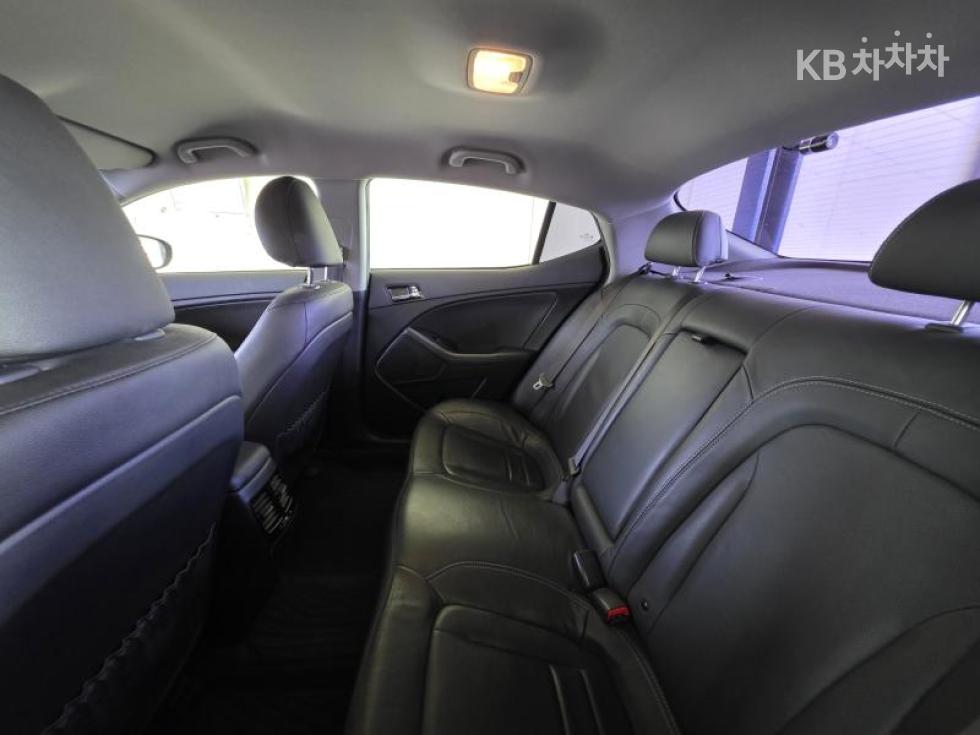 Kia K5 — miniaturë 7