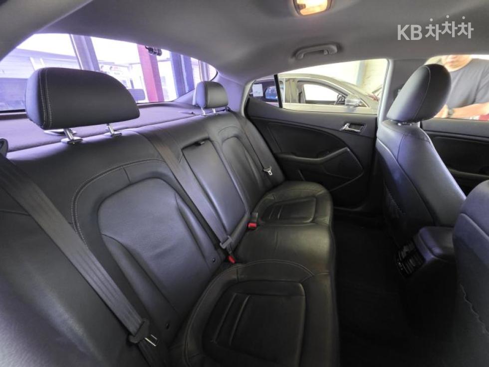Kia K5 — miniaturë 9