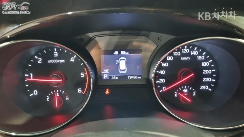 Kia Carnival — miniaturë 5