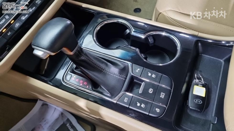 Kia Carnival — miniaturë 14