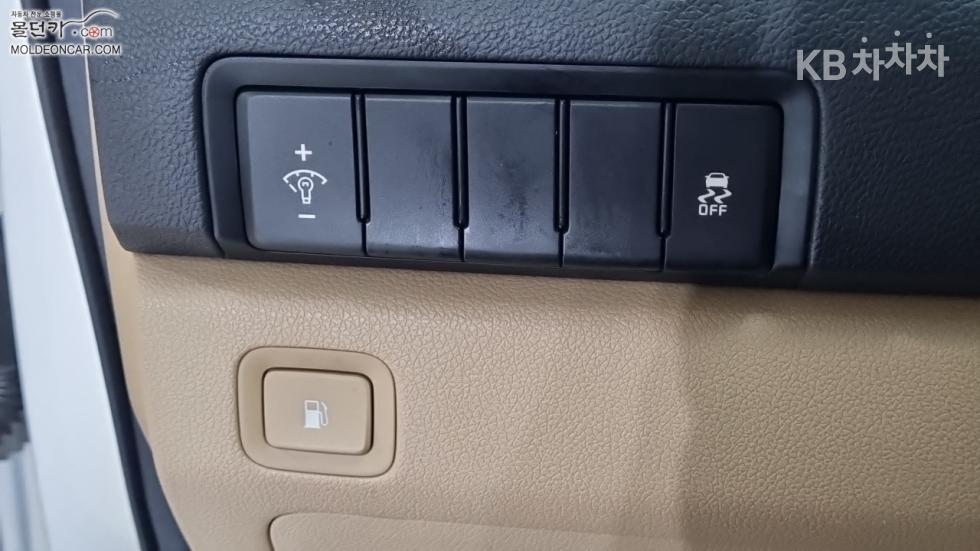 Kia Carnival — miniaturë 16