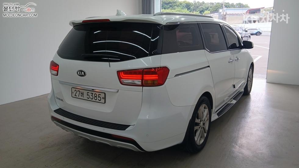 Kia Carnival — miniaturë 2