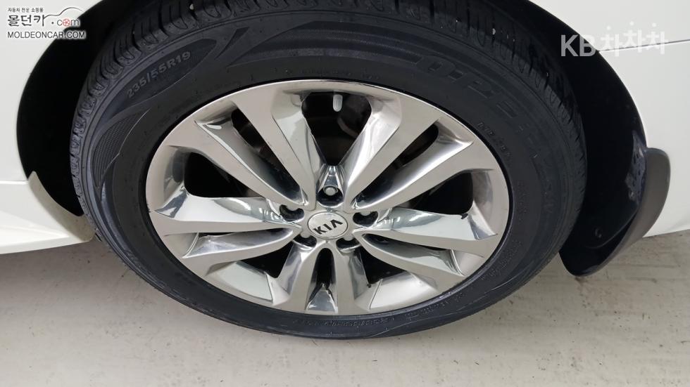 Kia Carnival — miniaturë 6