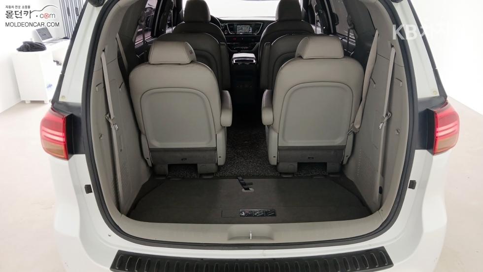 Kia Carnival — miniaturë 14