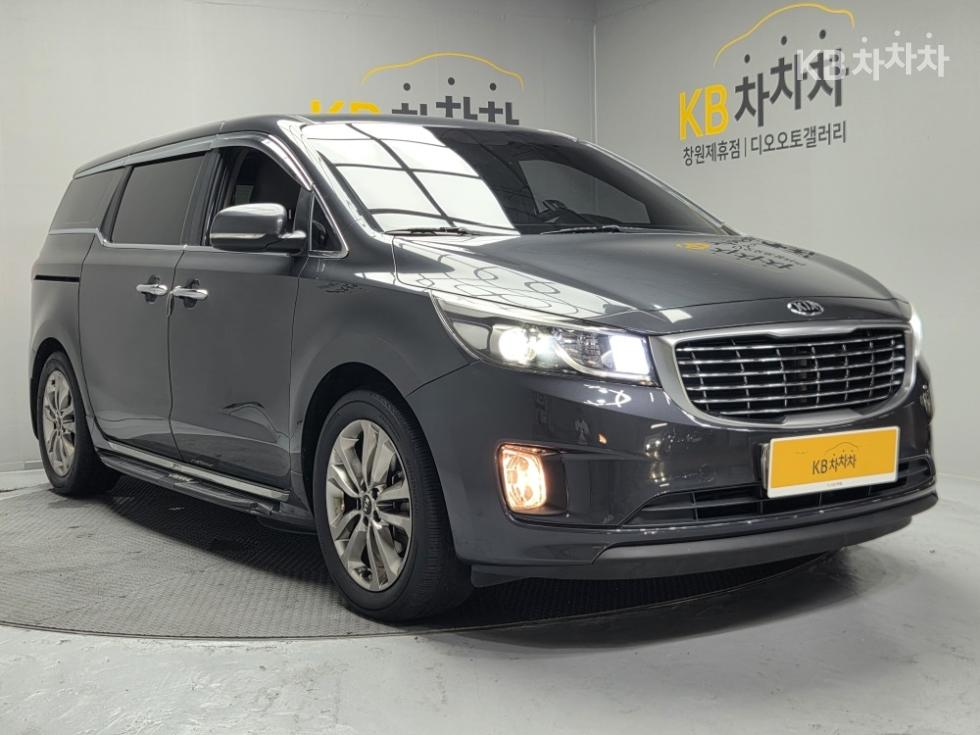Kia Carnival — miniaturë 3