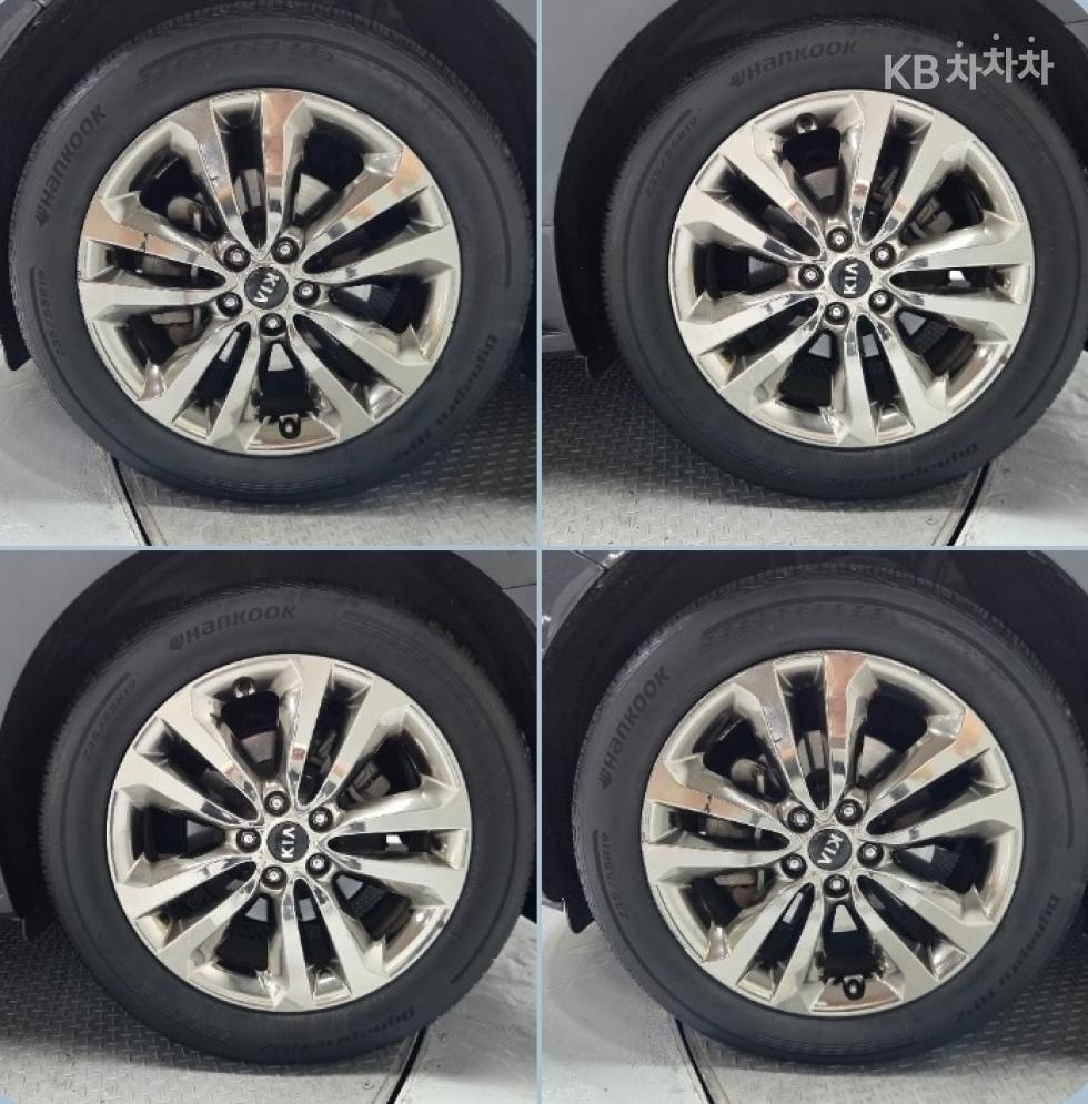 Kia Carnival — miniaturë 20