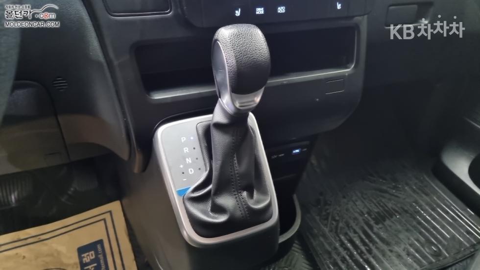 Hyundai Staria — miniaturë 13