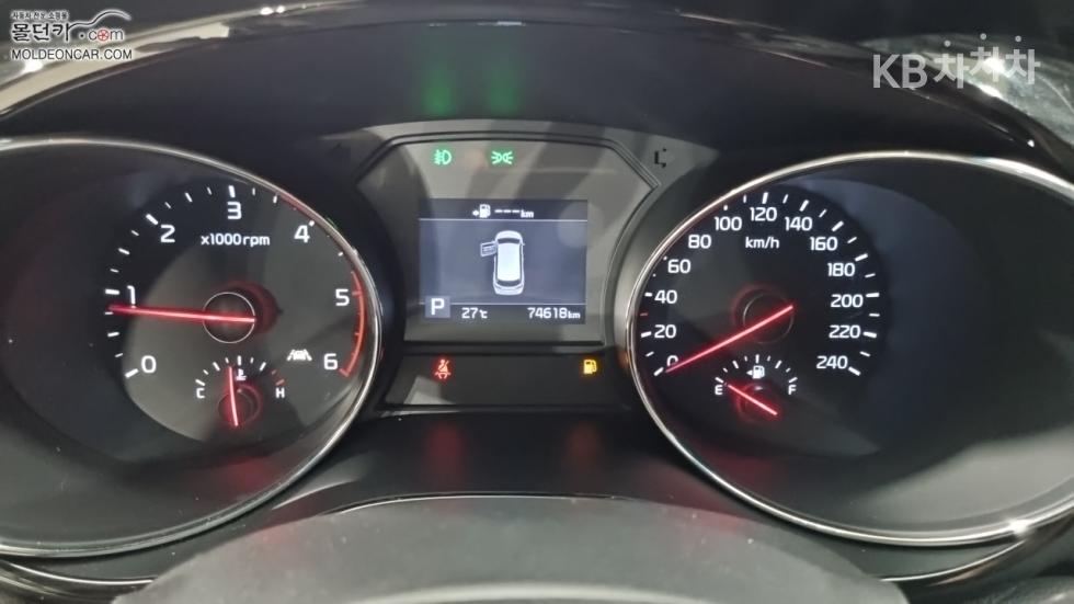 Kia Carnival — miniaturë 5