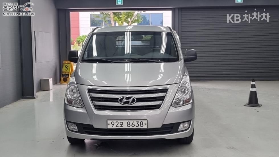 Hyundai Starex — miniaturë 3