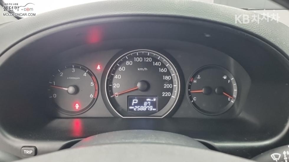 Hyundai Starex — miniaturë 5