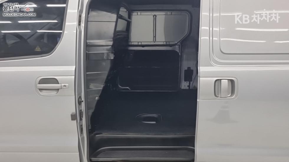 Hyundai Starex — miniaturë 10
