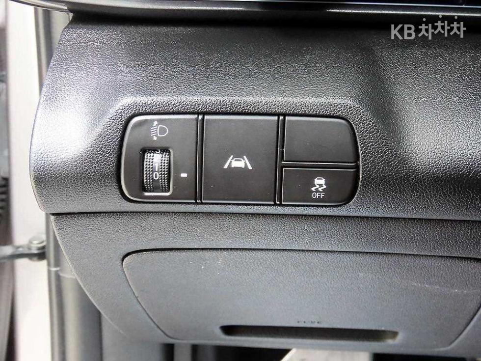 Hyundai Avante — miniaturë 12
