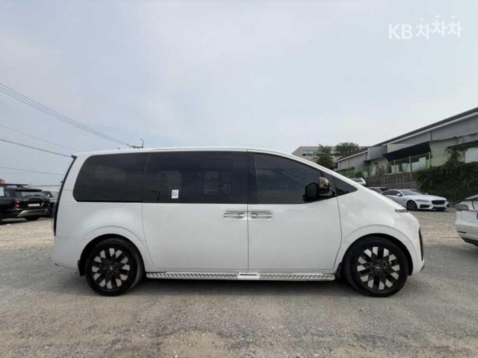 Hyundai Staria — miniaturë 3