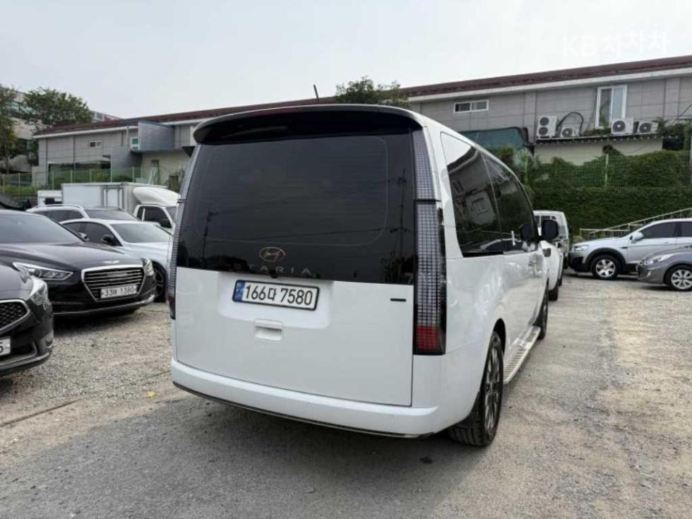 Hyundai Staria — miniaturë 4