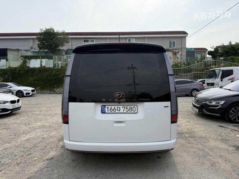 Hyundai Staria — miniaturë 5